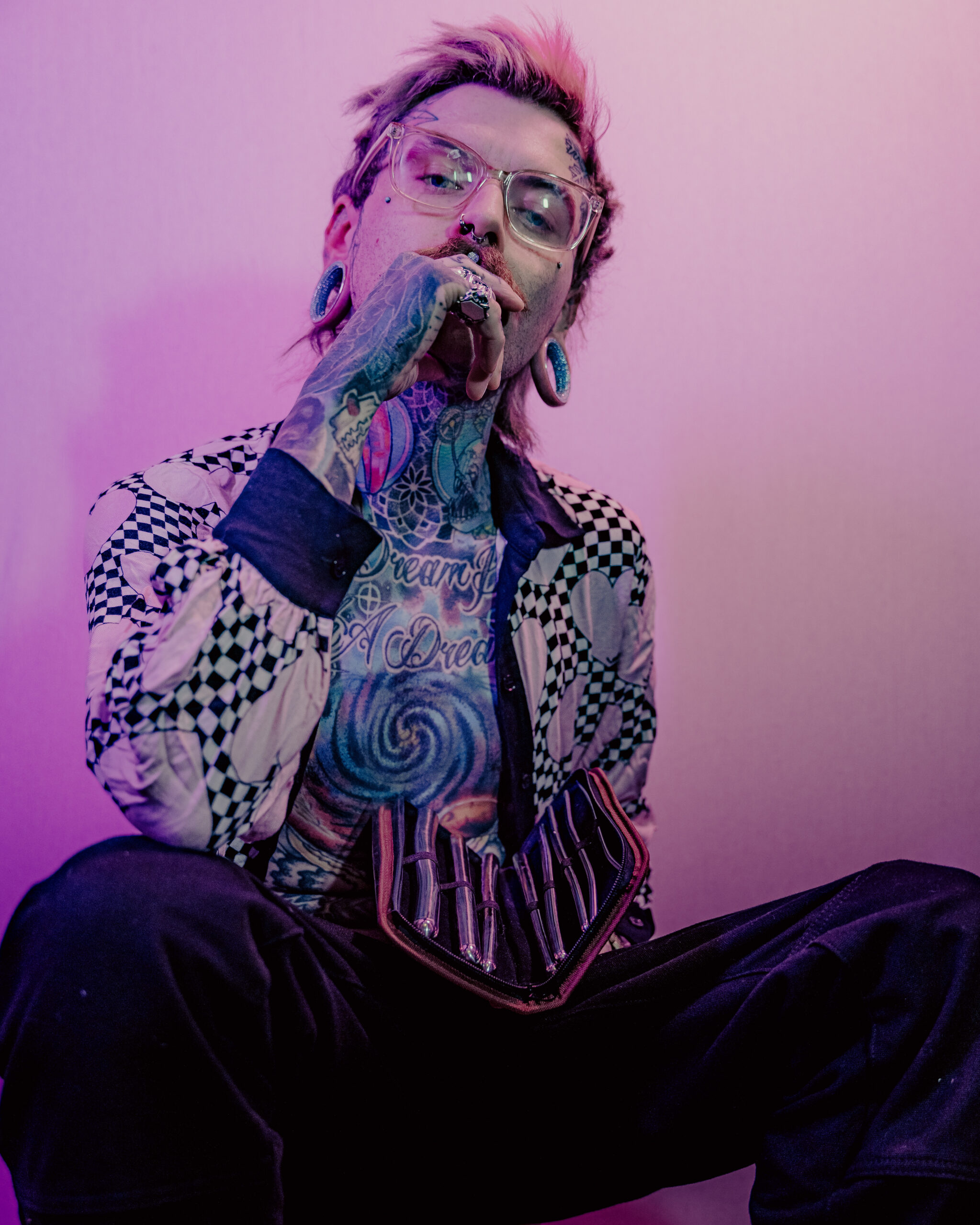 8 Ways to Smell Good and Drive Him Wild